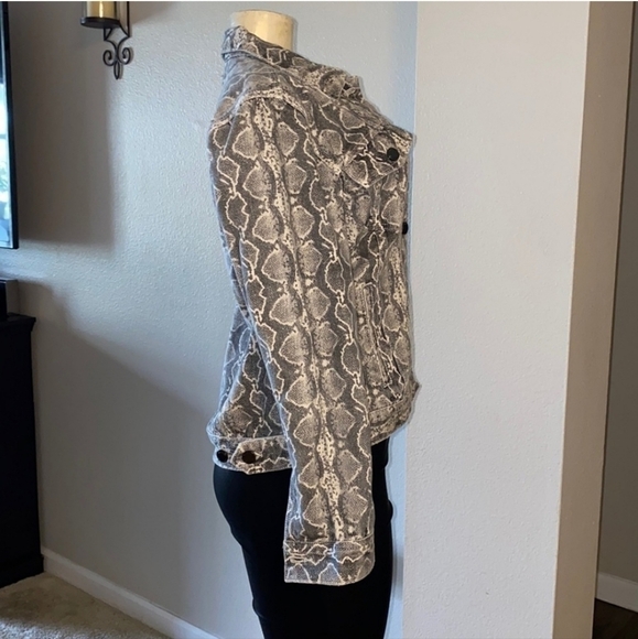 Blank NYC sz xs python print denim jacket - Picture 6 of 8